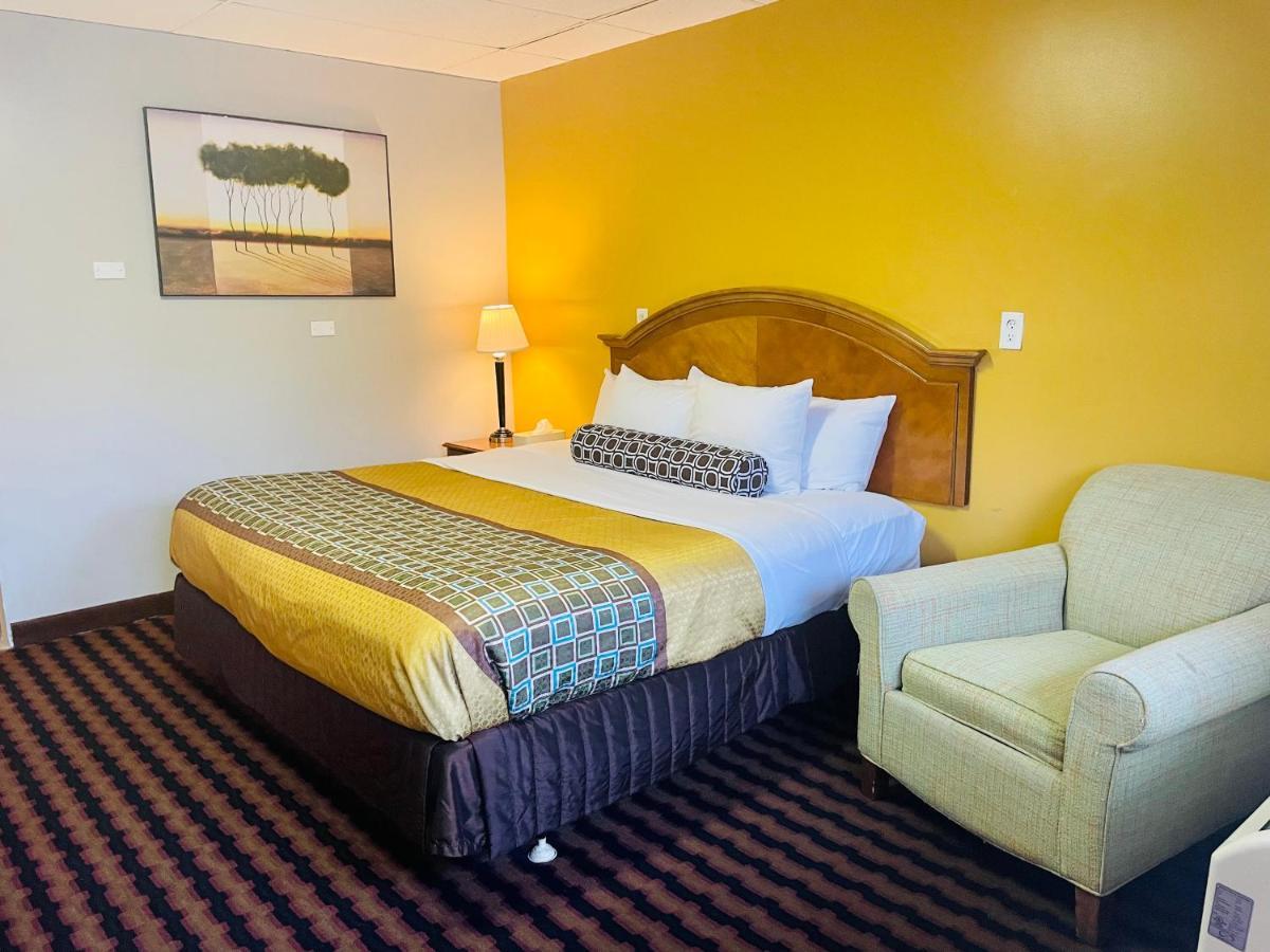 Red Carpet Inn Duncannon New Buffalo Экстерьер фото
