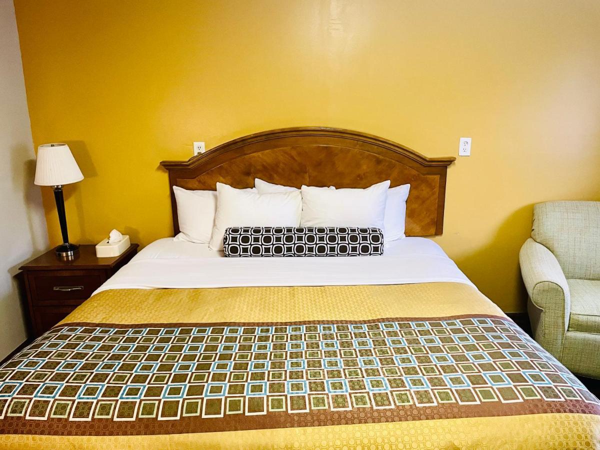 Red Carpet Inn Duncannon New Buffalo Экстерьер фото