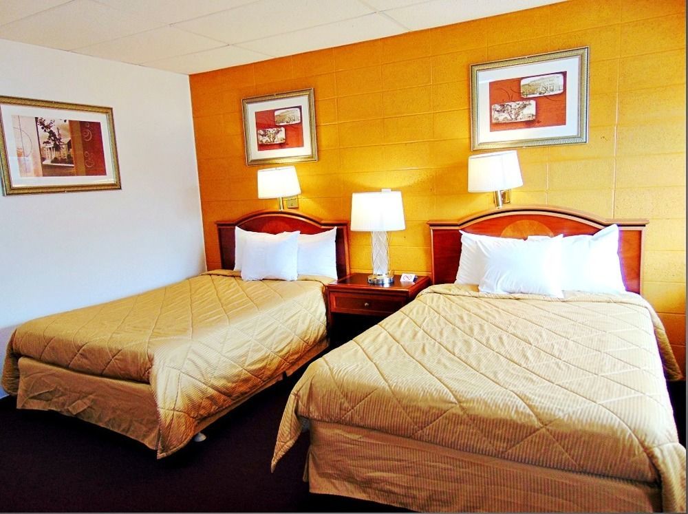 Red Carpet Inn Duncannon New Buffalo Экстерьер фото