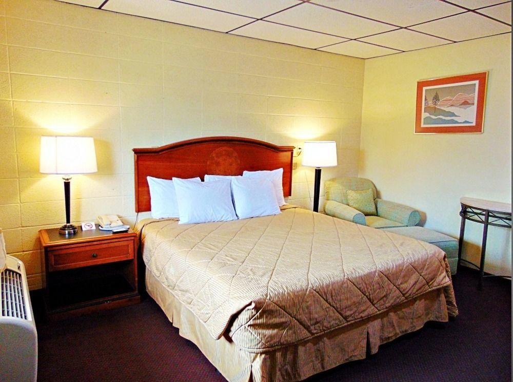 Red Carpet Inn Duncannon New Buffalo Экстерьер фото