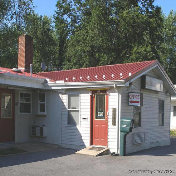 Red Carpet Inn Duncannon New Buffalo Экстерьер фото