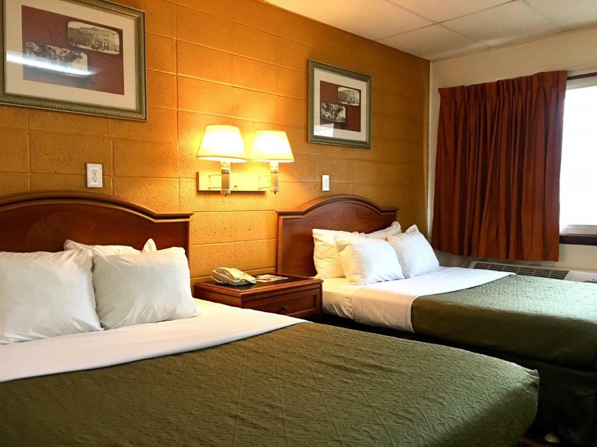 Red Carpet Inn Duncannon New Buffalo Экстерьер фото